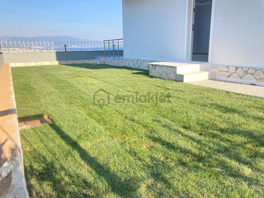 Seferihisar Doğanbeyde Satılık 2+1 Deniz Manzaralı Bahçeli Villa - Görünüm 6
