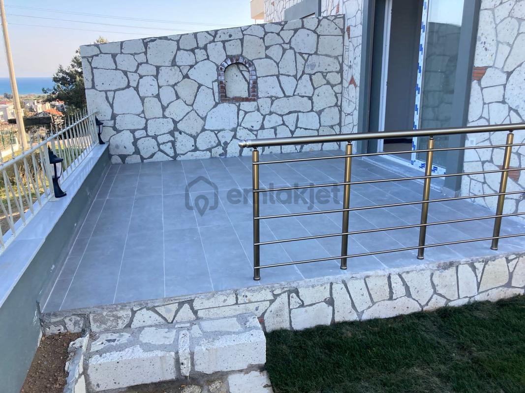 Seferihisar Doğanbeyde Satılık 2+1 Deniz Manzaralı Bahçeli Villa - Daha fazla
