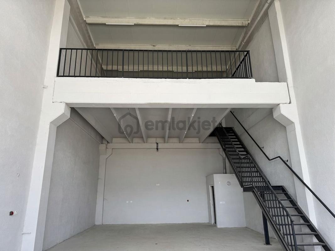 Biga Sanayi Sitesinde 170 M² Kapalı Alanlı Ve Geniş Ön Kullanım Alanlı (75 m²) Dükkan - Widok 5