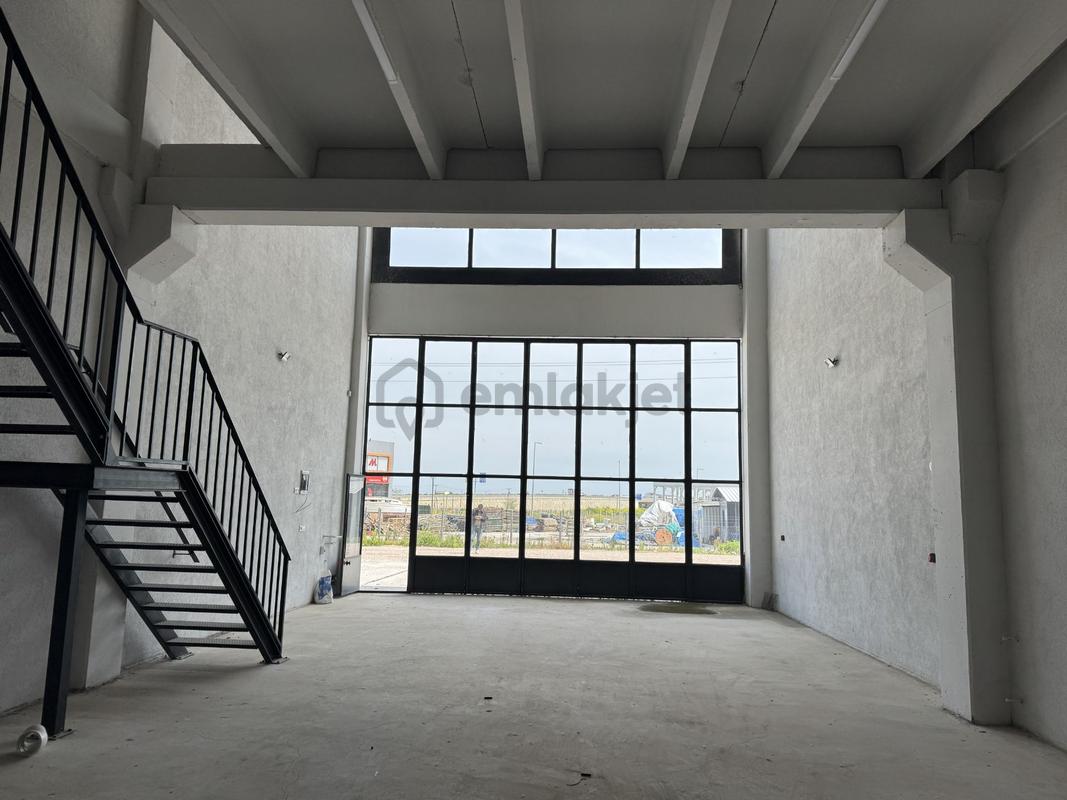 Biga Sanayi Sitesinde 170 M² Kapalı Alanlı Ve Geniş Ön Kullanım Alanlı (75 m²) Dükkan - Widok 4