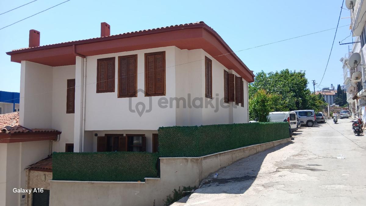 Kuşadası Sahilde Sıfır Ayarında Satılık 1+1 Daire - Daha fazla