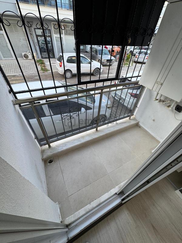Muradiye Mahallesi Satılık Daire 1+1 60 m² 3 Katlının Yüksek Zemin Katı Açık Mutfak Full - Görünüm 2