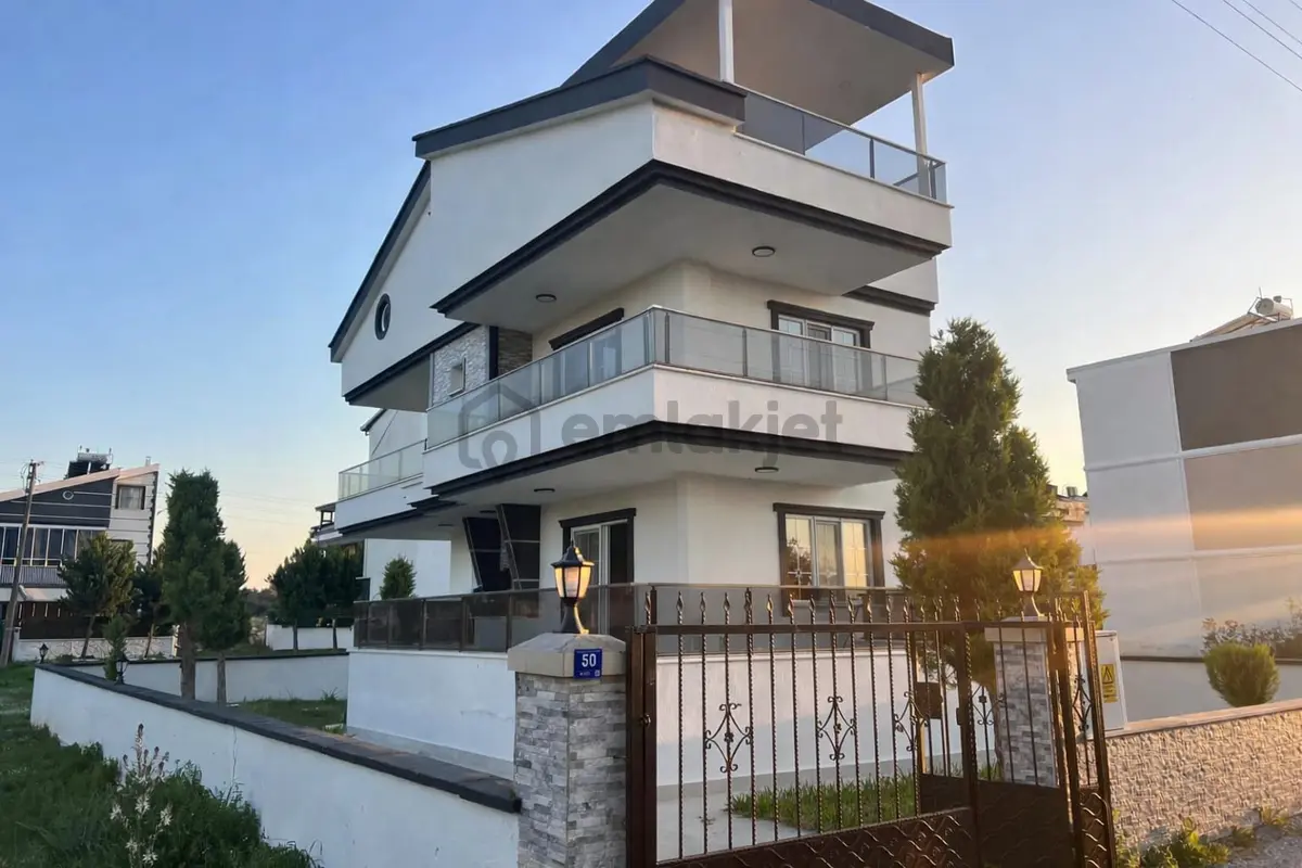 Didim Yeşilkent'te Satılık 4+1 Ayrı Mutfaklı Fırsat Villa, Aydın