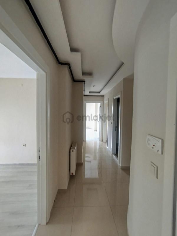 Menderes Merkezde 3+1 Kiralık Daire - Görünüm 6