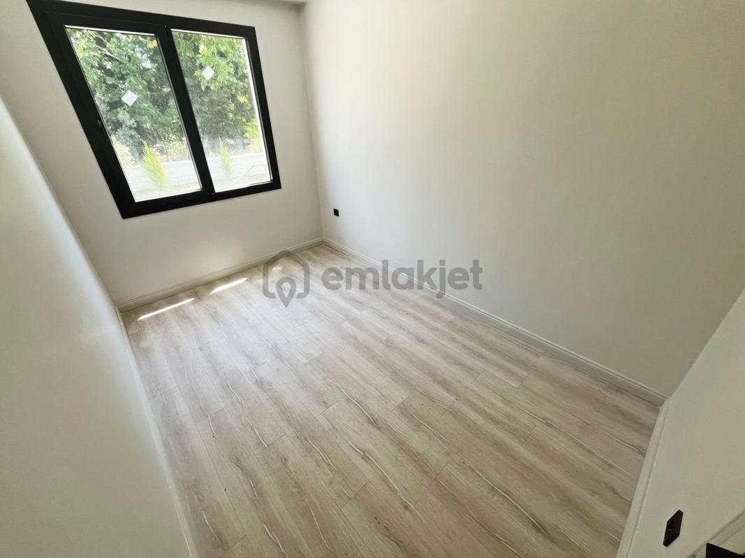 Apartment in Edremit - More