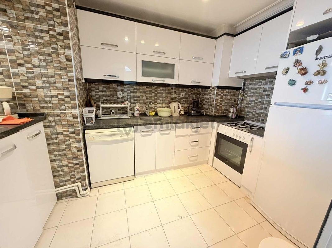İnönü Cadde Üzeri 3+1 150 M2 Lüx Arakat Asansörlü "boş" Daire