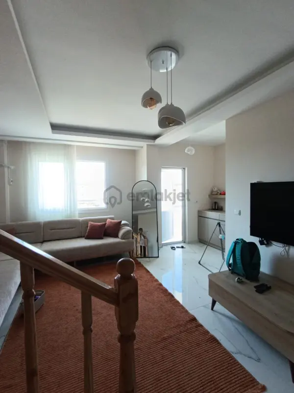 Denize 300 Metre Mesafede Arsuz Merkez Devlet Demir Yolları Karşısında Full Eşyalı Satılık - View 3