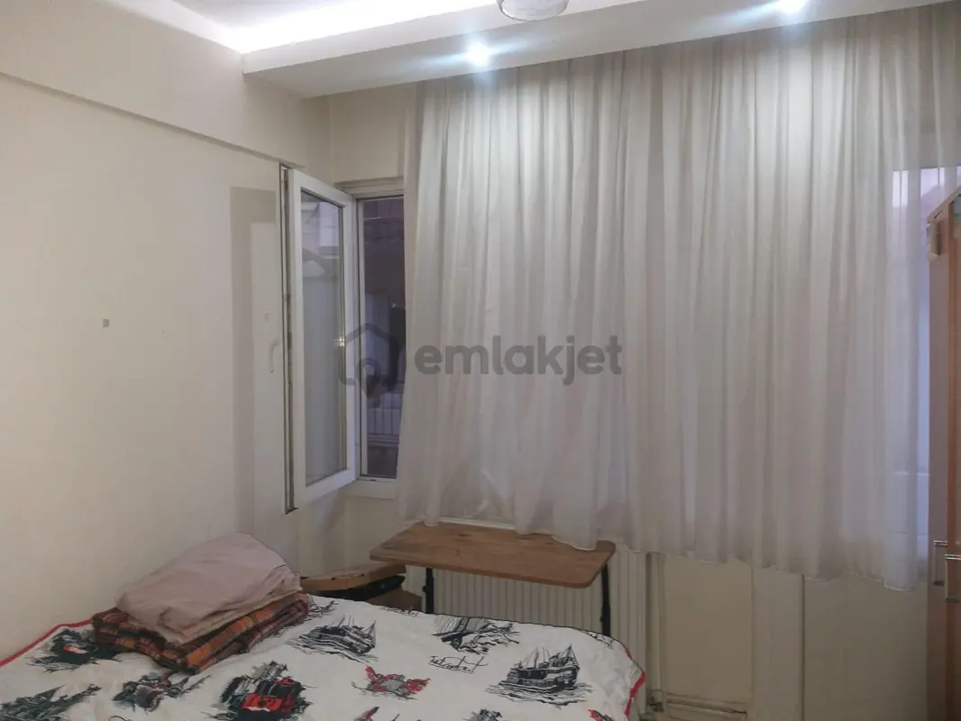Üçyolda 2+1 Eşyalı Satılık Daire - More
