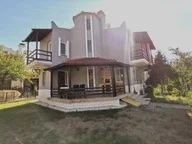 Urla Torasan Nezih Site İçinde Sırt Sırta Müstakil Havuzlu Girişli Tripleks Urla Torasan Nezih Site İçinde Sırt Sırta Müstakil Havuzlu Girişli Tripleks