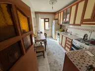 Es-astan Selçuklu Mahallesinde Cadde Üzerinde Ara Katta Geniş Metrekareli Daire Es-astan Selçuklu Mahallesinde Cadde Üzerinde Ara Katta Geniş Metrekareli Daire