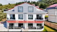 Gemlik Kurşunlu'da Eşsiz Deniz Manzaralı En Ön Köşe Konum Villa