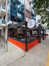 Saadet Caddesi Adalet Sarayına Komşu Kiracılı Satılık Dükkan Saadet Caddesi Adalet Sarayına Komşu Kiracılı Satılık Dükkan