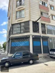 Borsa Meydanında İki Katlı Kiralık Köşe Dükkan Borsa Meydanında İki Katlı Kiralık Köşe Dükkan