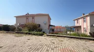Çanakkale Akliman'da Deniz Manzaralı Site İçi Satılık Villa Çanakkale Akliman'da Deniz Manzaralı Site İçi Satılık Villa
