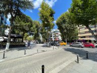 Caddebostan Arçelik Üstü 12 Yıllık Otoparklı 4.kat Satılık İşyeri Caddebostan Arçelik Üstü 12 Yıllık Otoparklı 4.kat Satılık İşyeri