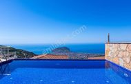 Alanya Tepe Bölgesinde Lüx Dizayn Edilmiş 4+1 Villa