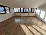 Balcıoğlundan Satılık Krediye Uygun 18 Yıllık 130 M2 Çatı Katı Daire