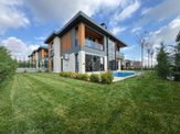 Çorlu Önerlerde Müstakil Havuzlu Satılık Lüks 4+1 Villa