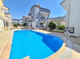 Havuzlu Site İçi Tam Müstakil Geniş Bahçeli Villa