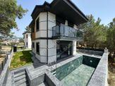 Soğucak Kuşadası’nda Satılık | Deniz Manzaralı | Havuzlu | Akıllı Ev Sistemli 2+1 Villa