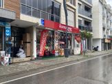 Kuşadası Davutlarda İşlek Cadde Üzerindeboş Dükkan