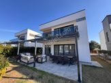 Didim Altınkum’da Denize 600 Metre Full Eşyalı Mimariye Bayılcağınız 4+1 Villa