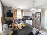 Esse My Home Dan Kıyıboyu Aydınlar Mahallesi 3+1 Havuzlu Site İçerisinde Daire