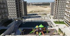 Sosyal Donatılı Site İçerisinde+havuzlu+güvenlikli 2+1 Açık Mutfak+ebeveny Banyolu Satılık Daire