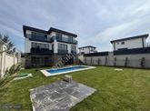 Fırsat Villa!540 M2 Bahçeli,özel Havuzlu,butik Site İçerisinde