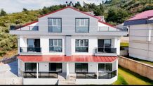 Gemlik Kurşunlu'da Eşsiz Deniz Manzaralı En Ön Köşe Konum Villa