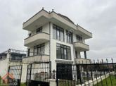 Yalova Termal Akköyde Satılık Müstakil Havuzlu Triplexs Villa