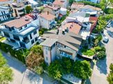Limanreiste Köşe Konumda Komple Bina