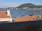 Yenifoça Burunucu'nda Denize Sıfır Sezonluk Kiralık 2+1 Daire