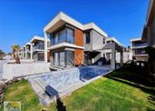 Kuşadası Soğucak'ta Full Deniz Manzaralı Lüks Villa