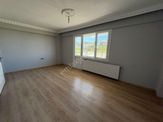 Örnekkenttde Ön Cephe 2+1 Kapalı Mutfak Satılık Daire