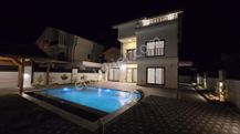 Stop'tan Sahil Kordona Yakın Kiralık Havuzlu Lüx Villa