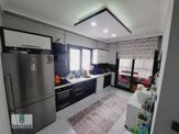 Denizden Akçayda Yeni Ebeveynli Arakat Kapalı Mutfaklı Satılık 2+1 Daire.