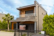 Kuşadası Soğucak Deniz Manzaralı Özel Havuzlu Satılık Lüks Villa