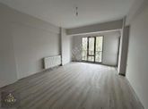 Sarayatik'te Satılık 3+1 Daire, 165m², Karakol Karşısı