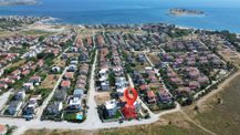 Veri'den Borabora Yakınında 3+1, Teraslı, Kış Bahçeli Satılık Villa!