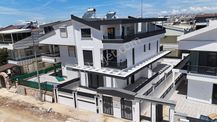 Didim Efeler'de Yerden Isıtma - Akıllı Sistem 3+1 Tripleks Satılık Havuzlu Villa
