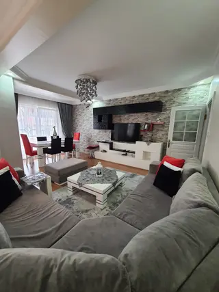 Güngören Güven Mah Nefin Karşısında 13 Yıllık 5+1 230m2 Dubleks