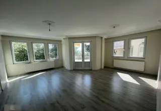 Gemlik Cumhuriyet Mah.manastırda Satılık 3+1 Daire Ve Dükkan (ikisi Bir Arada Satılık)