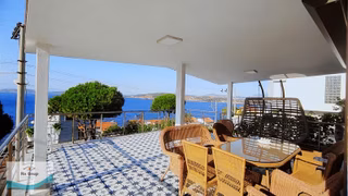 Yeni Foça'da Deniz Manzaralı Full Tadilatlı 6+2 Lux Villa