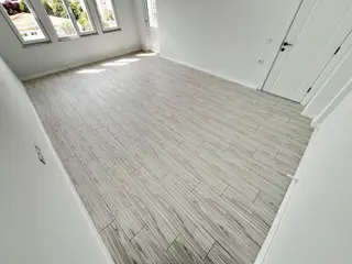 Akçay Sezgin Emlaktan Ara Kat & Ön Cephe Satılık 3+1 Geniş Daire