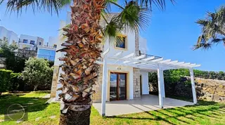 Bodrum Gümüşlük Yalıkavak Geniş Bahçeli Havuz Projeli Köşe Villa