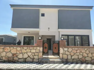 Aydın Akbük'te Denize 1200 M. Yeni Yapı Havuzlu Müstakil Villalar