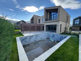Nef Sapanca’da Müstakil Yüzme Havuzlu Villa
