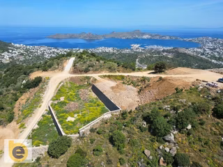 Yalıkavak'ta Marina Manzaralı, Ruhsatlı, 5.693 M2 Satılık Arsa