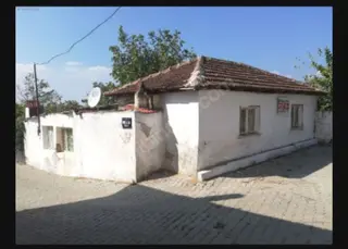 Torbalı Dirmil Mahallesi Satılık Veya Kiralık Fırsat Bahçeli 200 M² Köy Evi